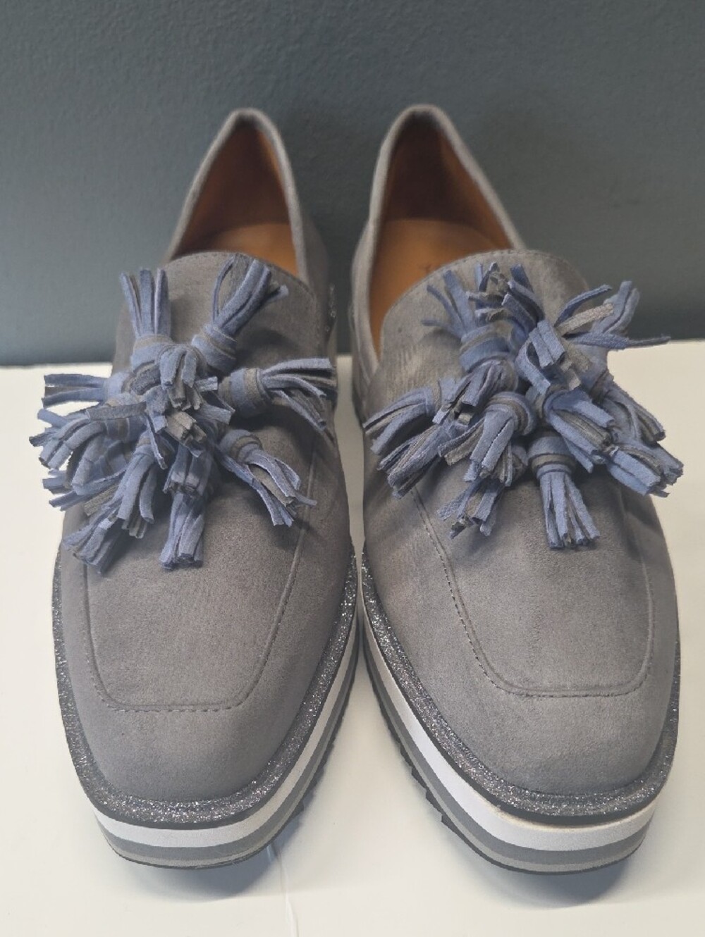 Johnston & Murphy Gray Suede Tassel Platform Loafers Size 8.5 - Picture 2 of 8